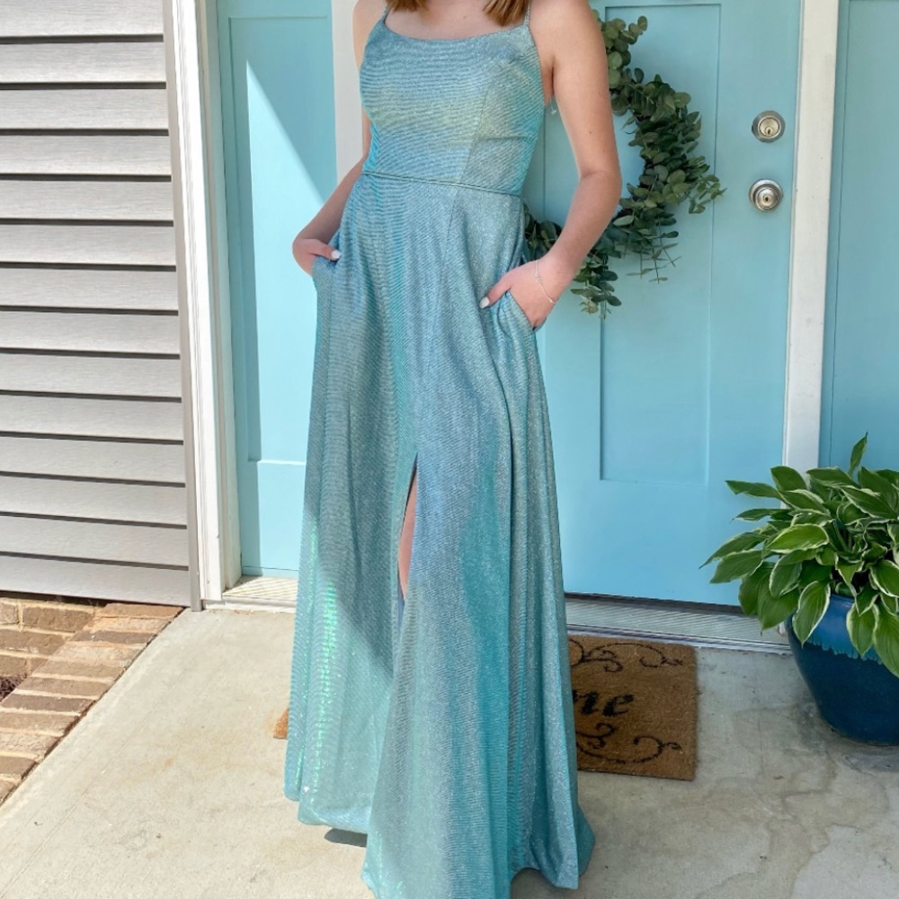 size 3 Morgan and Co. prom dress!